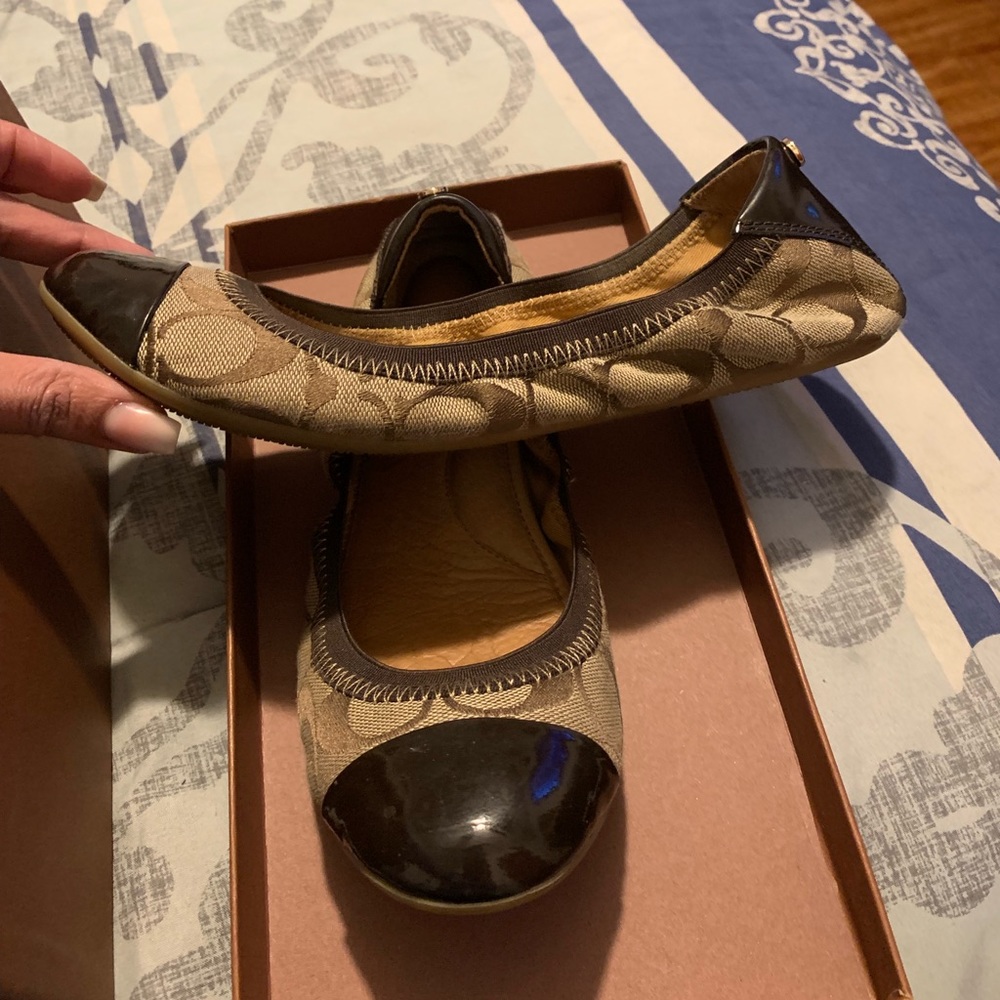 Coach flats